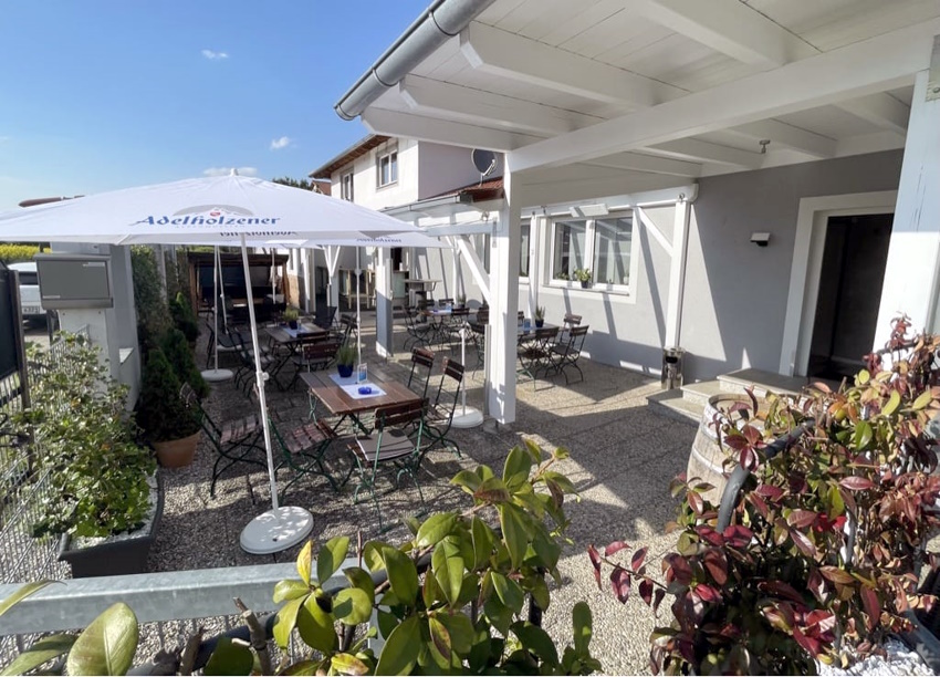 Hotel kaufen pachten - Restaurant kaufen - Kleines Restaurant mit Wohnhaus in Top Lage zu verkaufen