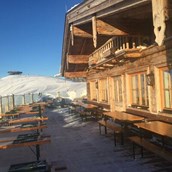 Hotel kaufen pachten - TOP Bergrestaurant mit Apartments direkt an der Skipiste im Salzburger Land zu verkaufen! - Kaufangebot  TOP-modernes Bergrestaurant mit Apartments - direkt an der Piste