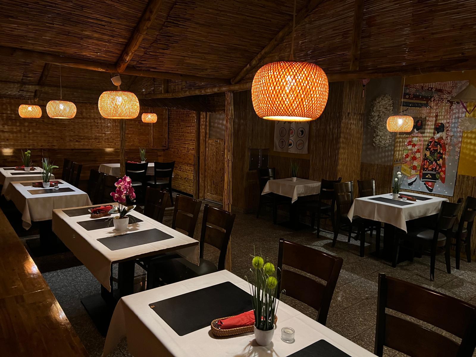 Gewerbeimmobilien: Vietnamesisches Restaurant mit Sushi-Bar – Komplett eingerichtet | Stuttgart