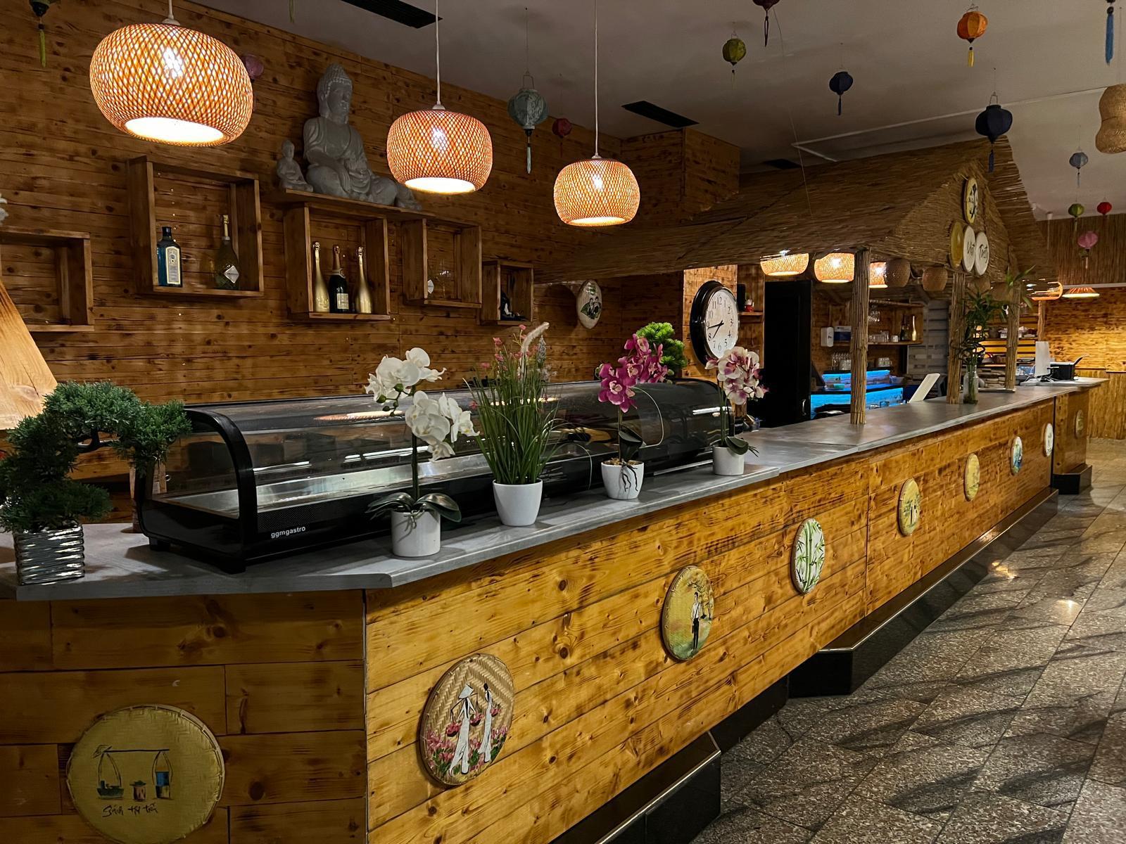 Gewerbeimmobilien: Vietnamesisches Restaurant mit Sushi-Bar – Komplett eingerichtet | Stuttgart