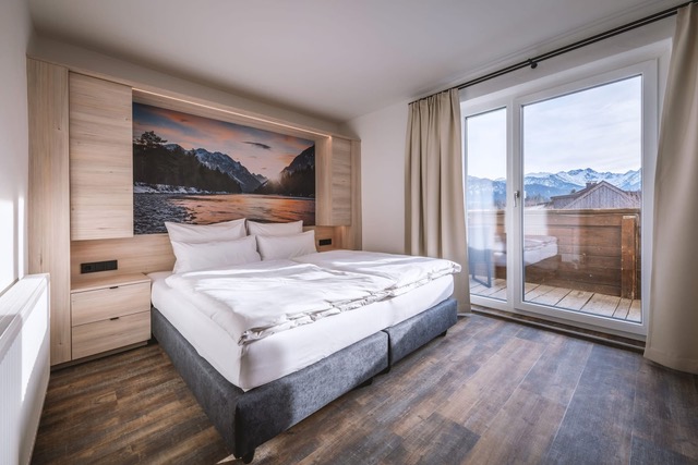 Hotel kaufen pachten: Zimmer - Kernsaniertes Boutique-Hotel in Tirol – Naturparkregion Reutte, sofort betriebsbereit