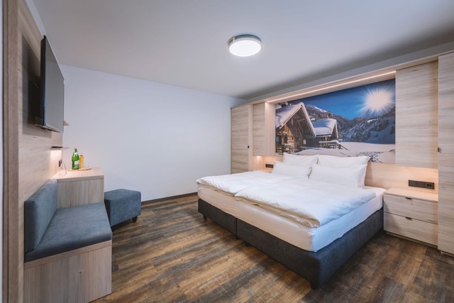 Hotel kaufen pachten: Zimmer - Kernsaniertes Boutique-Hotel in Tirol – Naturparkregion Reutte, sofort betriebsbereit