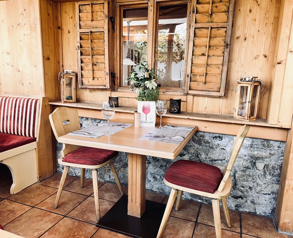 Hotel kaufen pachten: Restaurant Wintergarten - Kernsaniertes Boutique-Hotel in Tirol – Naturparkregion Reutte, sofort betriebsbereit