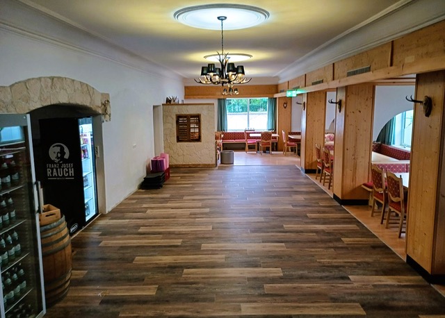 Hotel kaufen pachten: Saal, verschiedenste Nutzungsmöglichkeiten - Kernsaniertes Boutique-Hotel in Tirol – Naturparkregion Reutte, sofort betriebsbereit