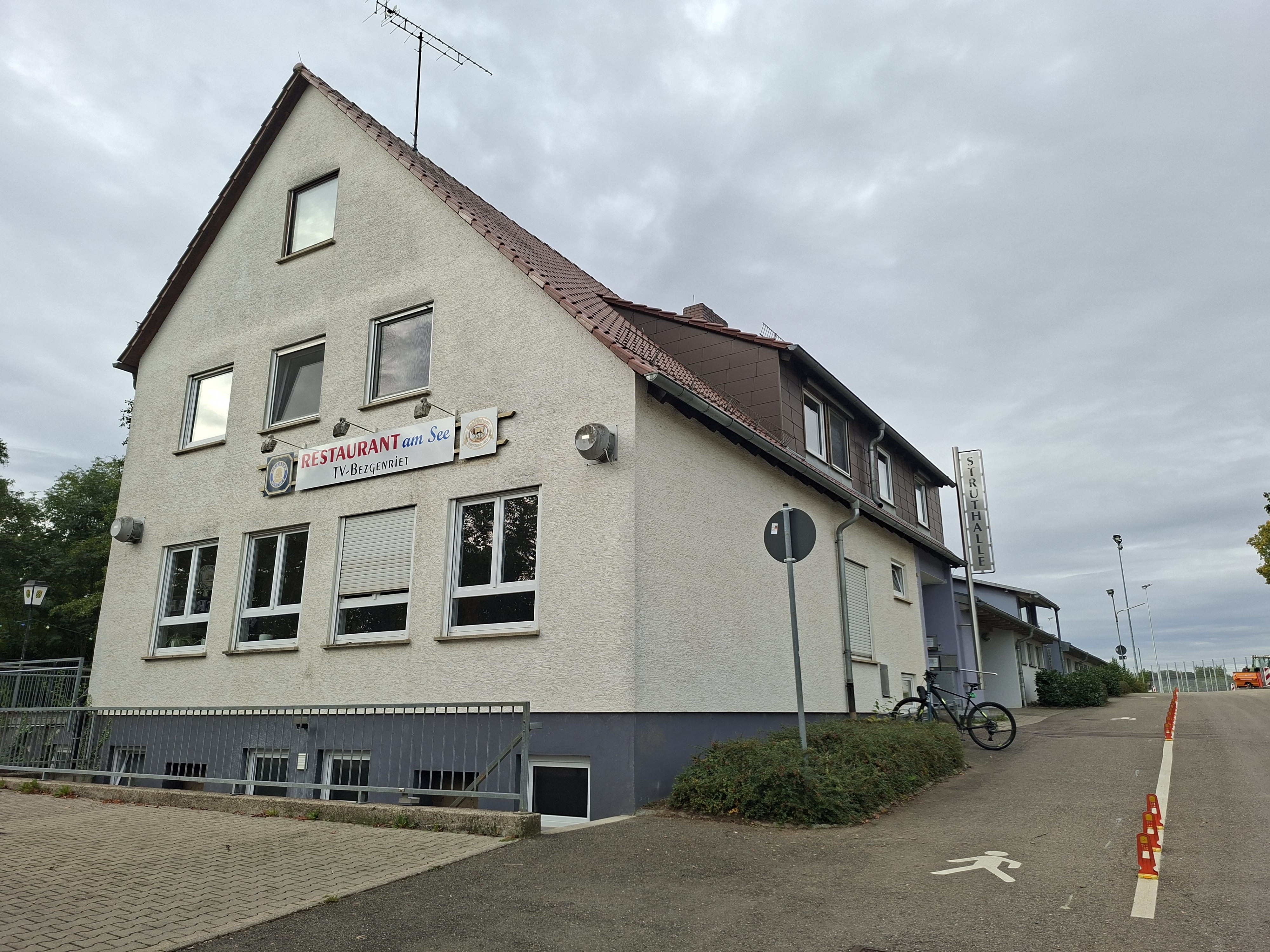 Gastronomie kaufen pachten: Vereinsheim von außen, wird noch verschönert. - Vereinsheim Bezgenriet
