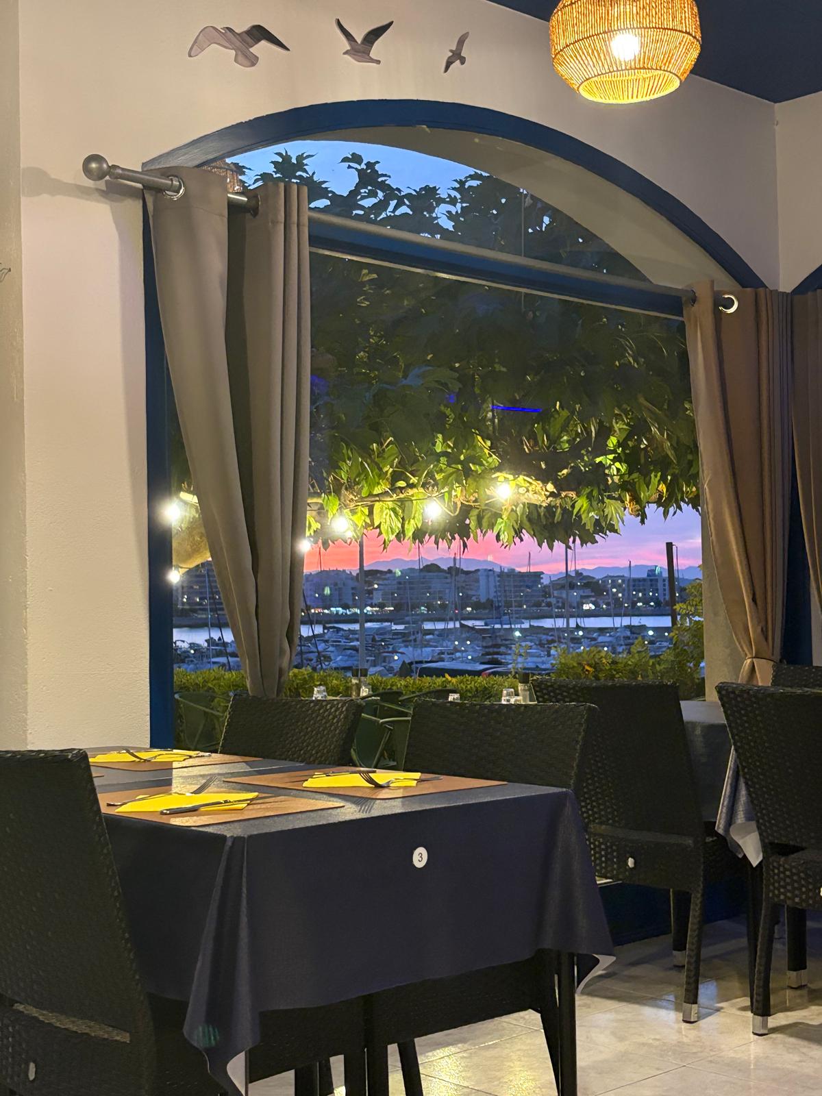 Gastronomie kaufen pachten: La Gavina, L'Escala, Costa Brava, funktionierendes Restaurant an erster Meereslinie
