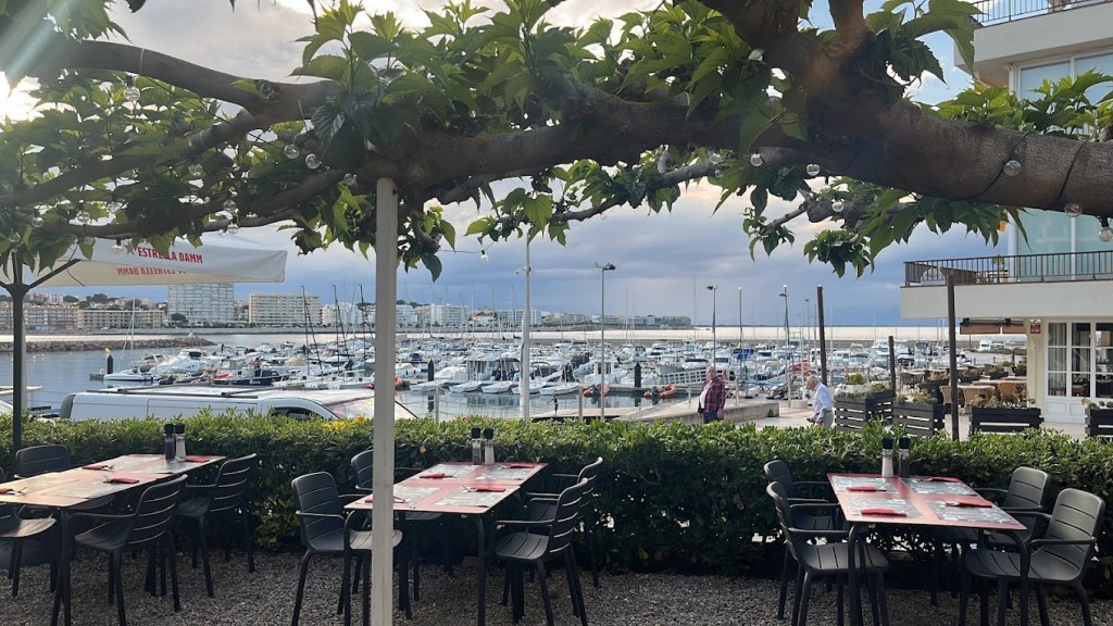 Gastronomie kaufen pachten: La Gavina, L'Escala, Costa Brava, funktionierendes Restaurant an erster Meereslinie