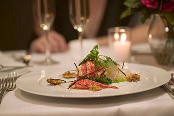 Gastronomie kaufen pachten: Restaurant kaufen, Restaurant Immobilie, Lobster, - Gastro- oder Gewerbe-Immobilie mit 900 qm Grund in Zentrumslage in Oberbayern zu verkaufen
