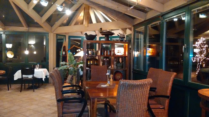 Hotel Immobilien - Wintergarten Abends - Gasthaus Perfall zu verpachten ab März 2026