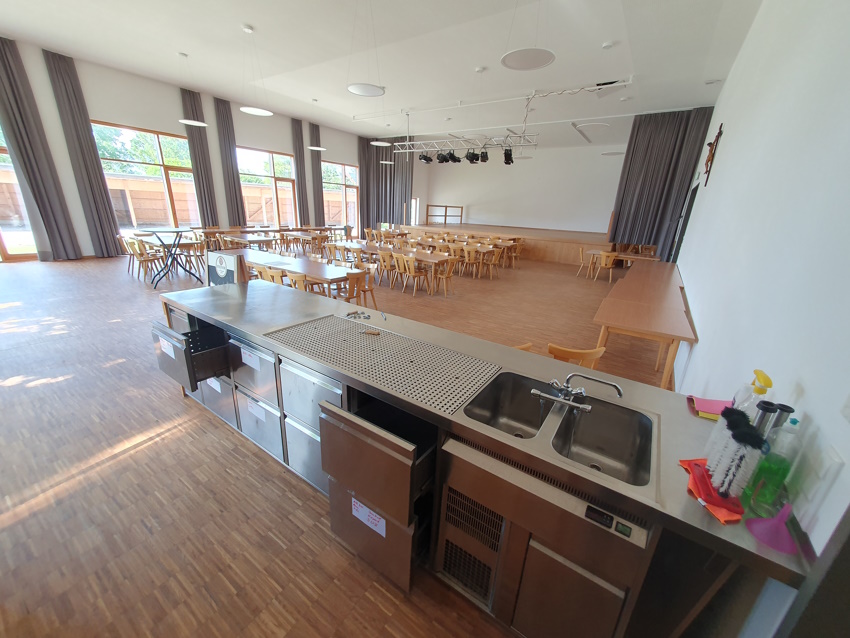 Hotel kaufen pachten: Landgasthof mit Hochzeitssaal, Biergarten und Pächterwohnung in Oberbayern