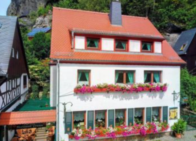 Hotel Immobilien - Kleine, romantische Pension mit Café und Restaurant