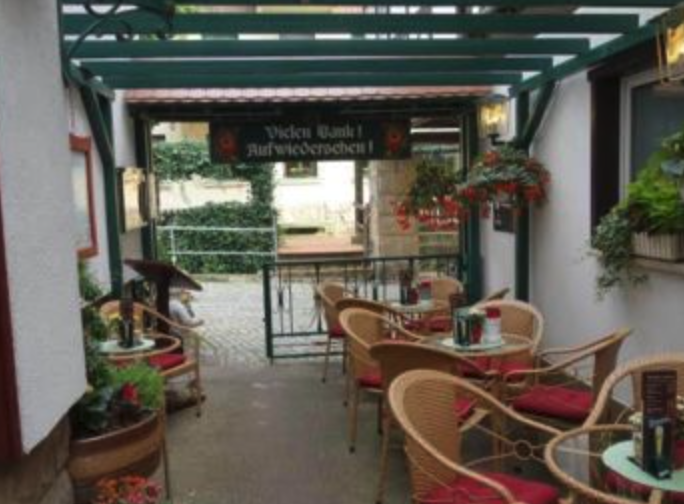 Hotel Immobilien - Kleine, romantische Pension mit Café und Restaurant