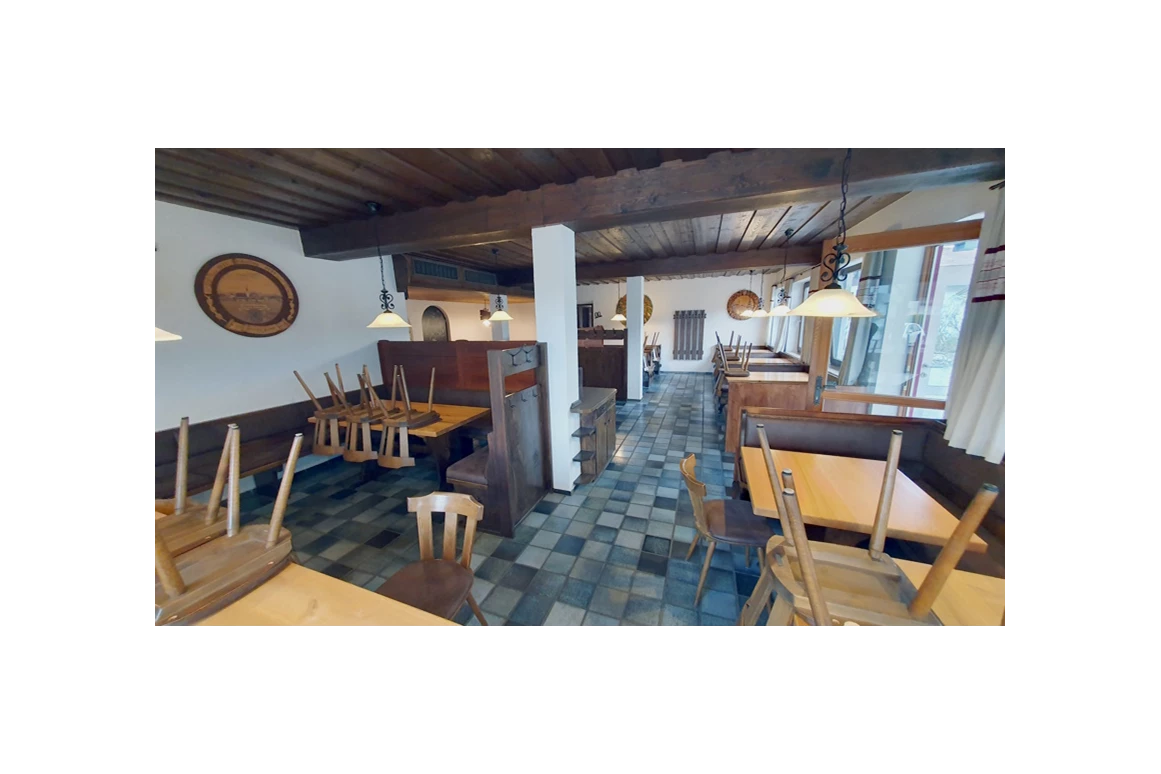 Gastronomie kaufen pachten: Gastronomiebetrieb mit Hochzeitssaal, großer Pächterwohnung, 5 Gästezimmern, Restaurant, Wintergarten und Sonnenterrasse in oberbayerischem Tourismusort mit hoher Kaufkraft