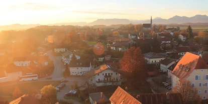 Hotel Immobilien - Burghausen (Landkreis Altötting) - Gastronomiebetrieb mit Hochzeitssaal, großer Pächterwohnung, 5 Gästezimmern, Restaurant, Wintergarten und Sonnenterrasse in oberbayerischem Tourismusort mit hoher Kaufkraft