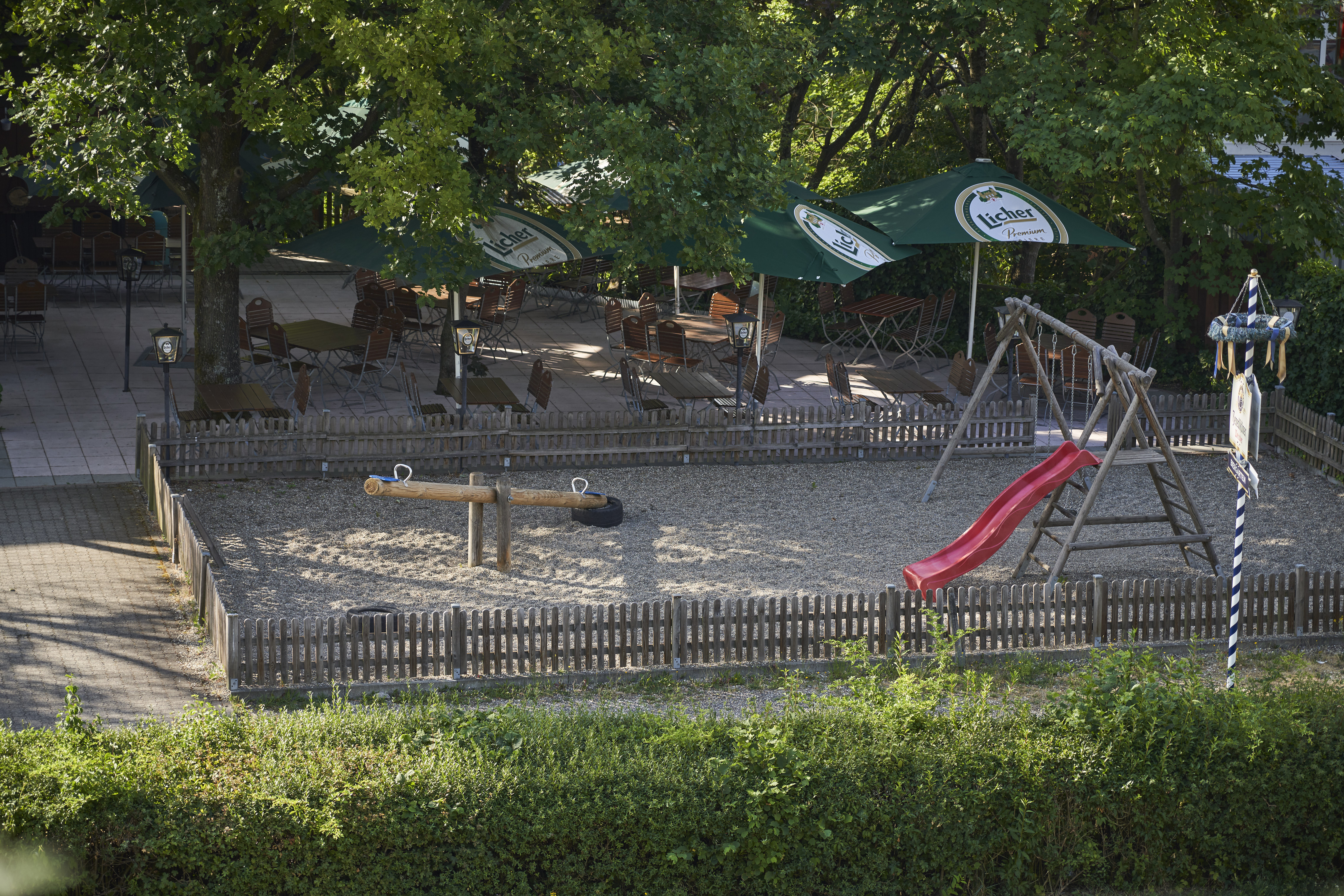 Gastronomie kaufen pachten: Spielplatz und gemütlicher Biergarten - Schötter Wirtshaus 