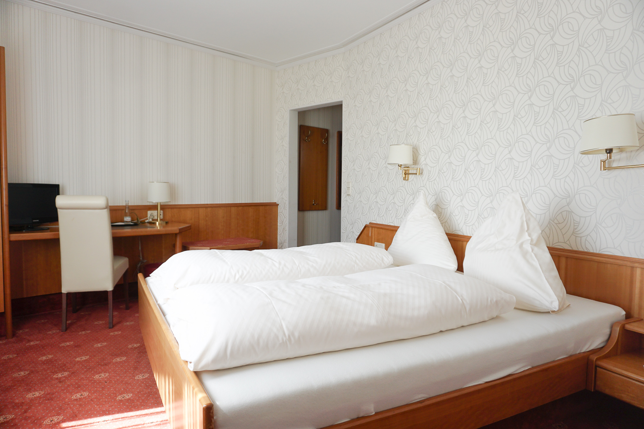 Hotel Immobilien - Deutschland - Wohlfühlen im Doppelzimmer, Familienzimmer oder Einzelzimmer  - Gastro-Hotel-Immobilie in toller Lage