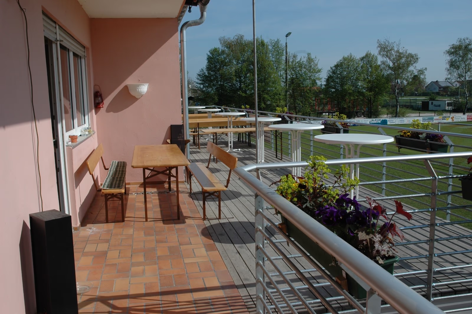 Hotel Immobilien - Region Schwaben - Gastterrasse - TV Gundelfingen 1863 - Vereinsgaststätte