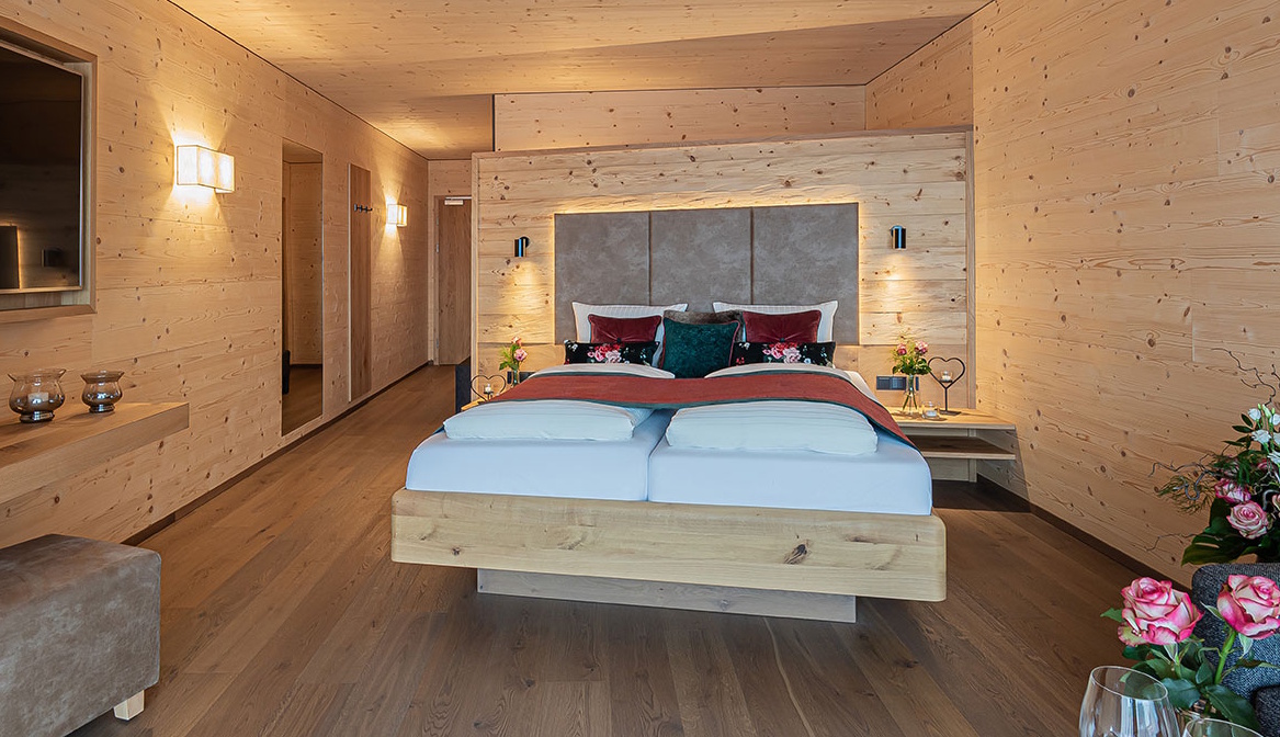 Hotel Immobilien - Baugrund mit Hotel-Altbestand nahe Villach zu verkaufen - Hotel 5400 qm Grund mit Baugrund in guter Lage in Kärnten zu verkaufen