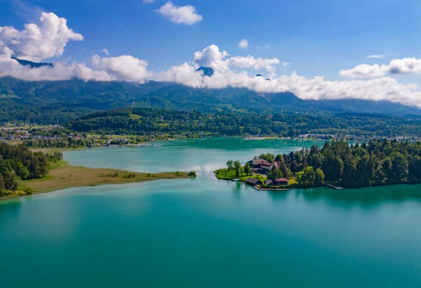 Hotel Immobilien - Hotel Baugrund mit Bestand in Kärnten. Kaufangebot  - Hotel 5400 qm Grund mit Baugrund in guter Lage in Kärnten zu verkaufen