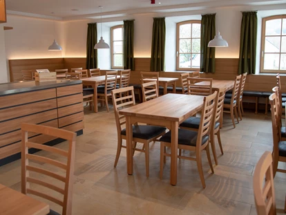 Hotel Immobilien - Bayerischer Wald - Gaststube mit Thekenbereich  - Gasthof zur Post