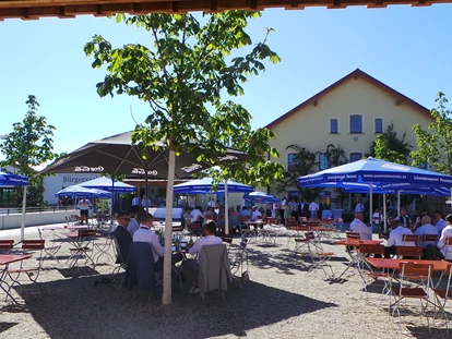 Hotel Immobilien - Bayerischer Wald - Biergarten Gasthof zur Post - Gasthof zur Post