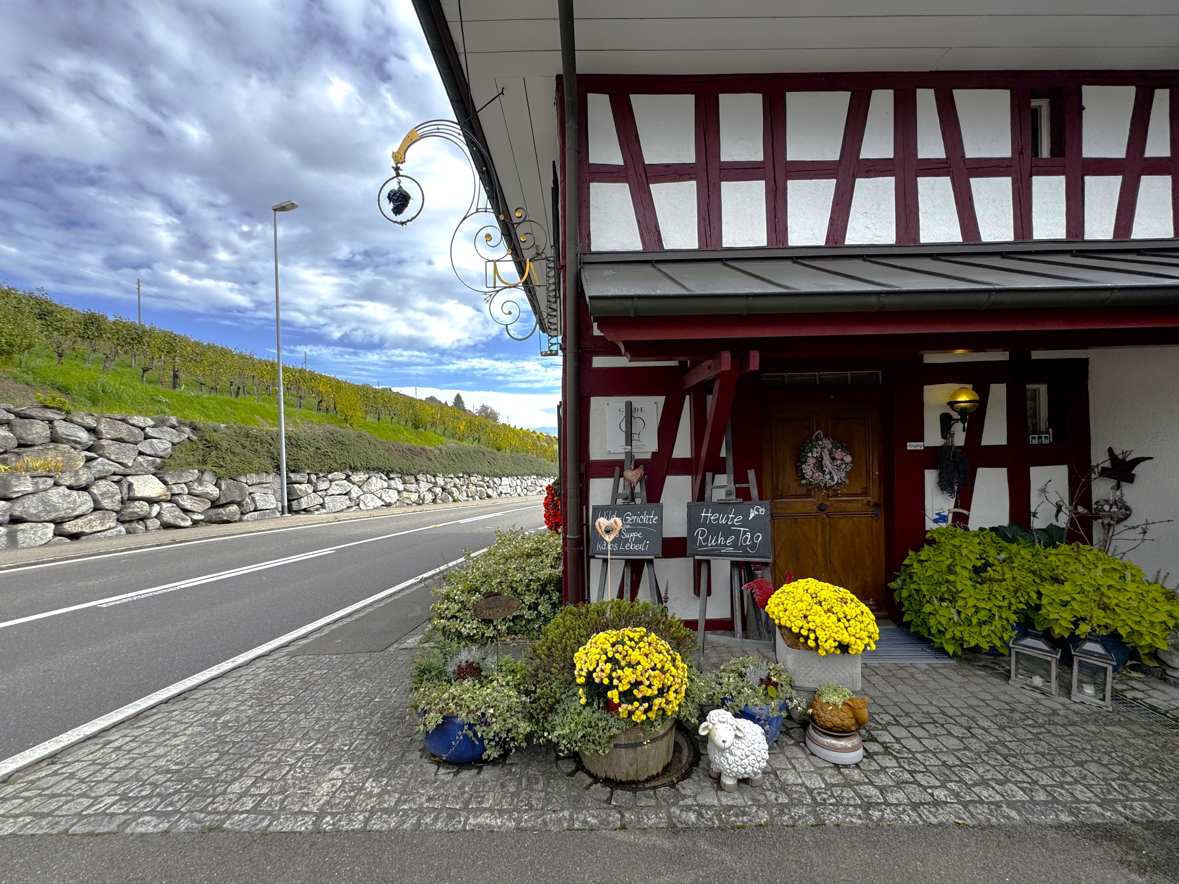 Hotel Immobilien - Landeszuordnung: Schweiz - 1 von 2 Eingänge - Ausflugsrestaurant Traube Dietingen