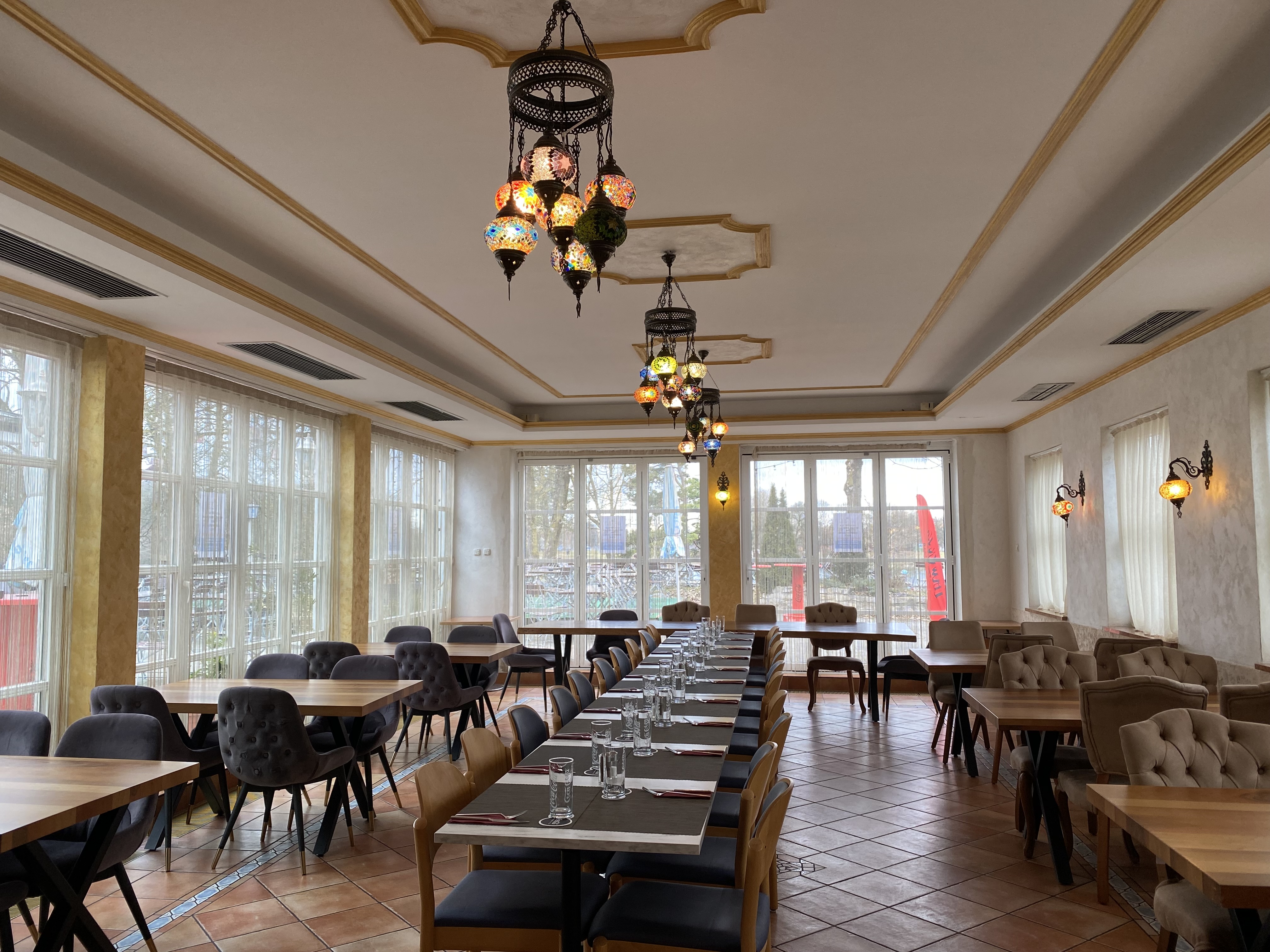 Hotel Immobilien - Karlsfeld - Wintergarten - Shato am See Restaurant 