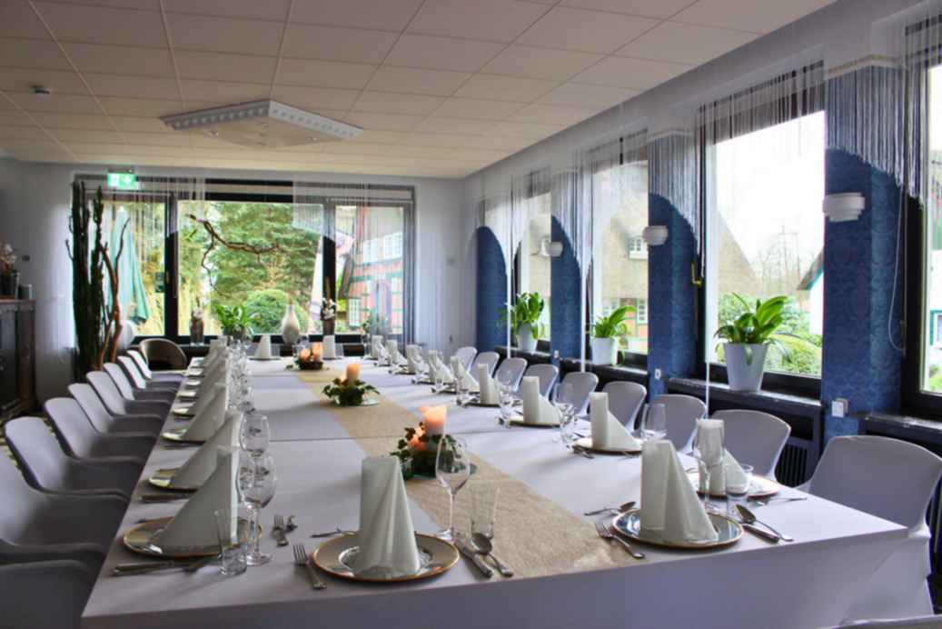 Hotel kaufen pachten: Seminar- & Gesellschaftsraum: Für Tagungen oder private Gruppen, ca. 30 Plätze. - Forsthaus Wingst *** Ferienhotel am Dobrock